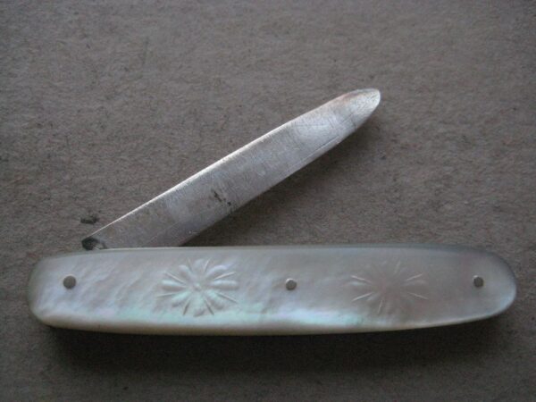 Victorian Mother of Pearl Hafted Silver Bladed Folding Fruit Knife, Sheffield 1894 SK196 - Image 2