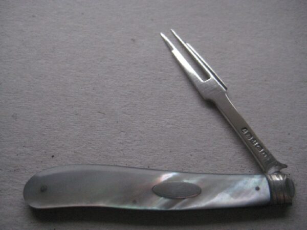 Rare George IV Mother of Pearl Hafted Silver Bladed Folding Fruit Fork SK31