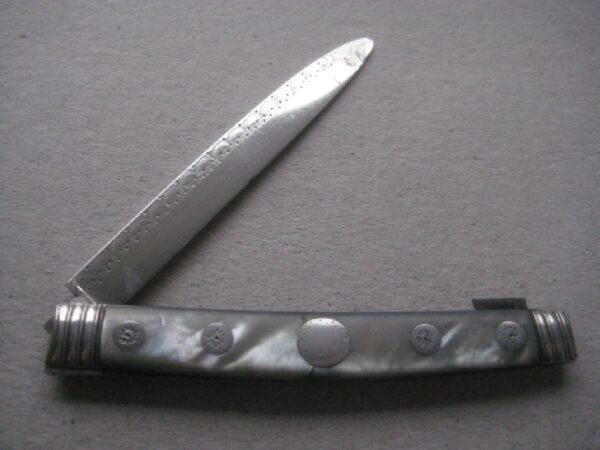 Rare George III Mother of Pearl Hafted Incuse Duty Marked Silver Bladed Folding Fruit Knife SK181 - Image 2