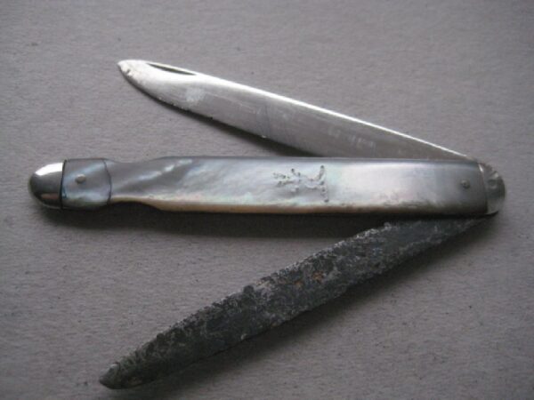 Rare Victorian English Mother of Pearl Hafted Silver and Steel Bladed Folding Fruit Knife SK380