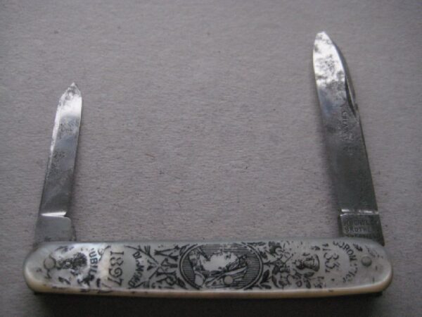 Rare Diamond Jubilee Decorated Victorian Mother of Pearl Hafted Twin Steel Bladed Penknife SK364 MACCL