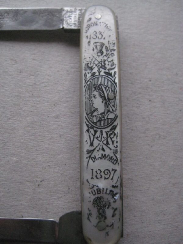 Rare Diamond Jubilee Decorated Victorian Mother of Pearl Hafted Twin Steel Bladed Penknife SK364 MACCL - Image 4