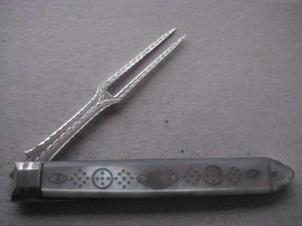 Rare George III Mother of Pearl Hafted Silver Bladed Folding Fruit Fork SK14 - Image 2