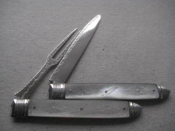 Rare Cased George III Matching Mother of Pearl Hafted Silver Bladed Folding Fruit Knife & Fork SK145 - Image 4