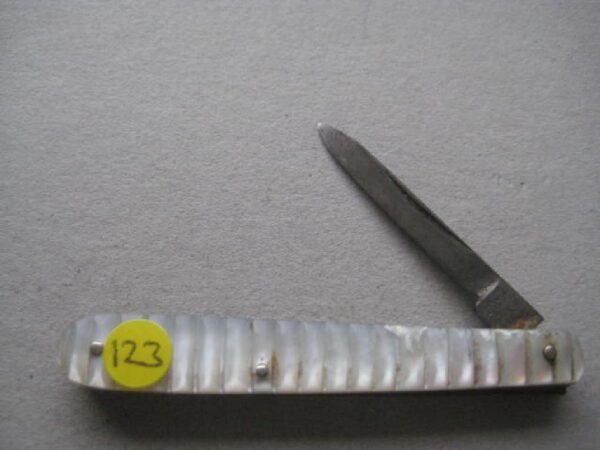 Victorian Mother of Pearl Hafted Quill Bladed Penknife SK123 BLETCH